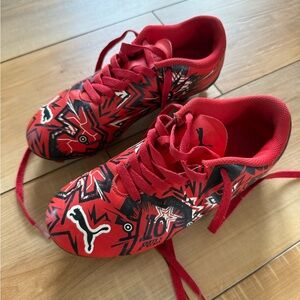 Christian pulisic Puma Red and Black Graphic Youth Soccer Cleats